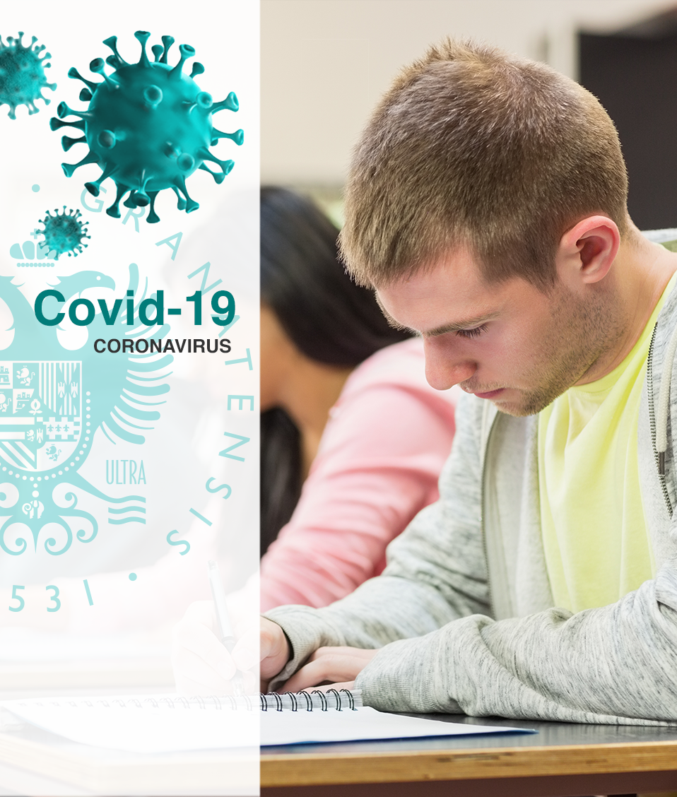  La imagen muestra a unos estudiantes en clase asÃ­ como un cartel informativo sobre el covid19