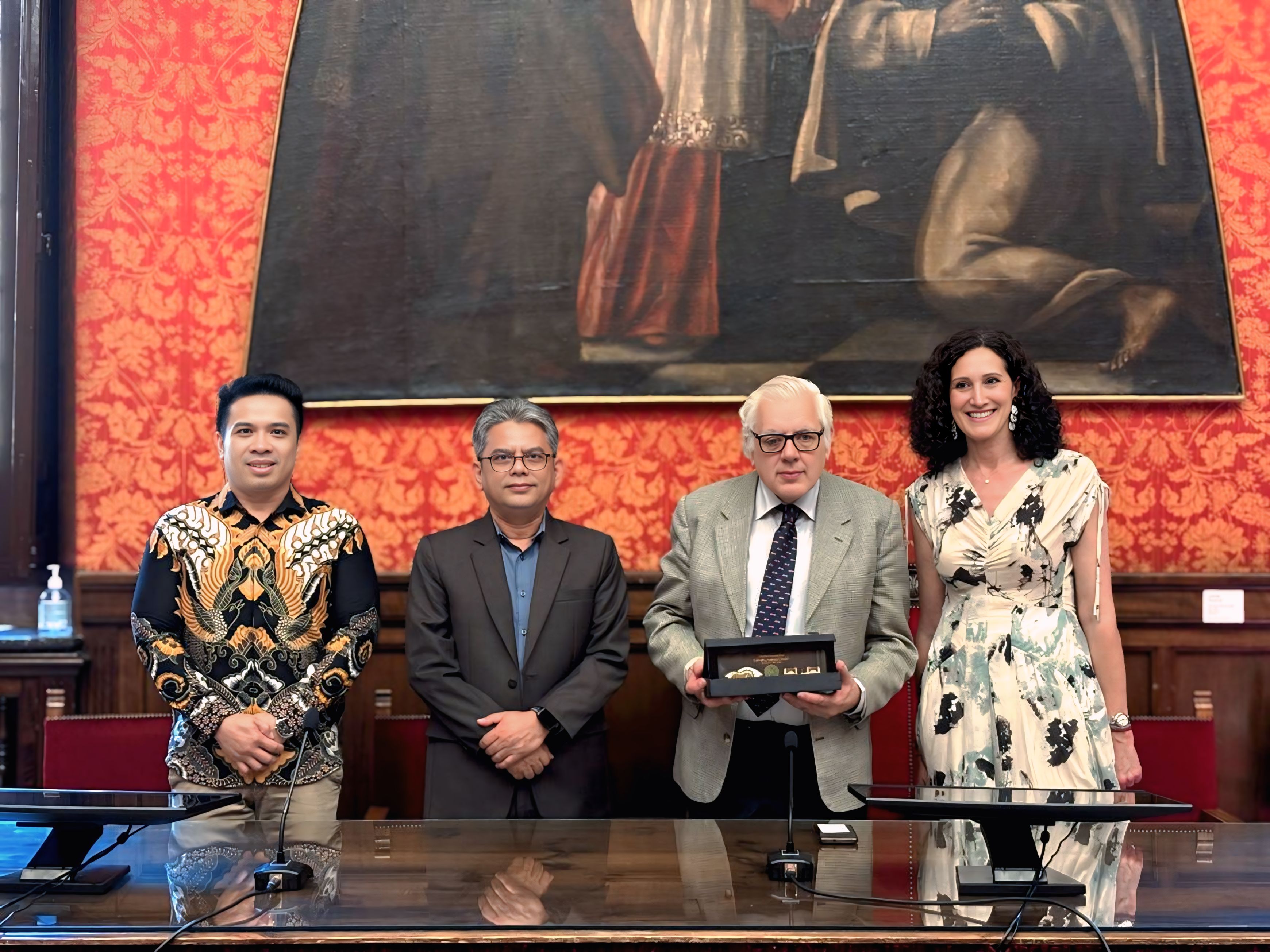 Decanos y Vicedecanos de Internacionalización de la FAcultad de Derecho y de la  Universidad de Muhammadiyah Yogyakarta en Indonesia
